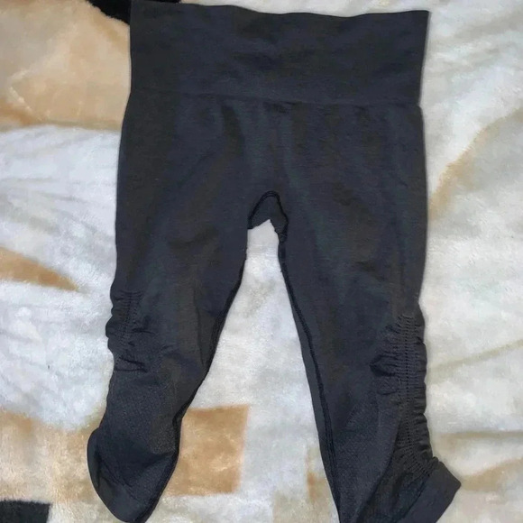 Lululemon in the flow crop 11 - Picture 6 of 10